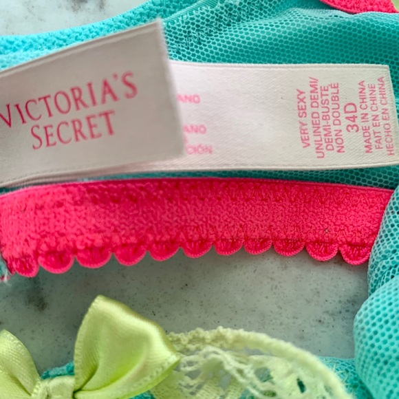 Victoria’s Secret Very Sexy Bra Set - Picture 6 of 7
